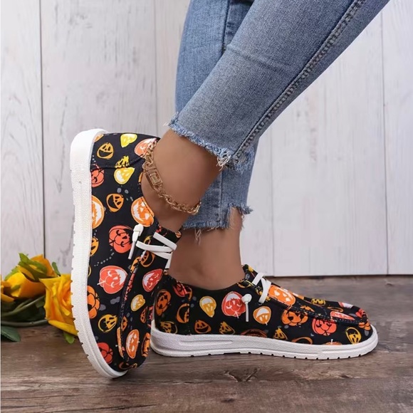 NIP Halloween shoes Pumpkins  size 10.5 comfortable perfect - trick or treating - Picture 3 of 15